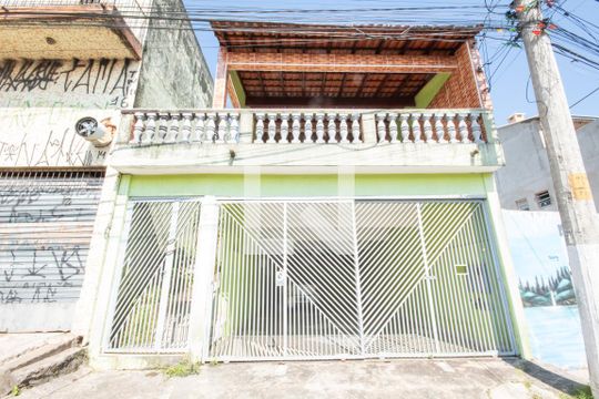 Fachada de casa à venda com 3 quartos, 180m² em Bandeiras, Osasco