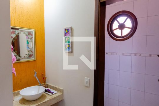 Lavabo de casa para alugar com 3 quartos, 273m² em Campestre, Santo André