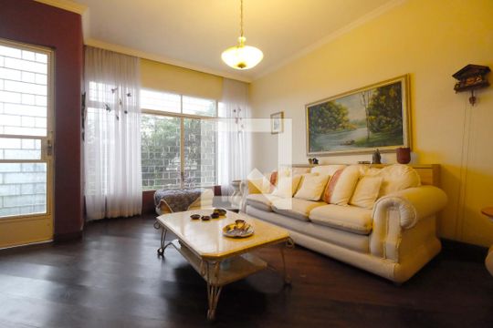 Sala de casa à venda com 3 quartos, 227m² em Três Figueiras, Porto Alegre