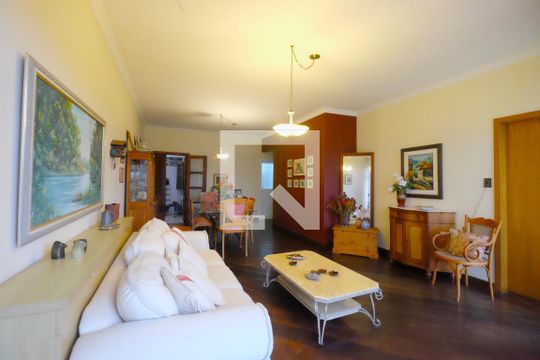 Sala de casa à venda com 3 quartos, 227m² em Três Figueiras, Porto Alegre