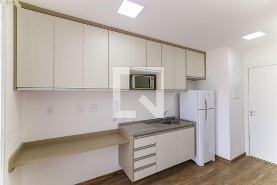 Cozinha de apartamento para alugar com 1 quarto, 29m² em Vila Andrade, São Paulo
