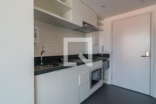Cozinha de kitnet/studio à venda com 1 quarto, 28m² em Jardim das Bandeiras, São Paulo