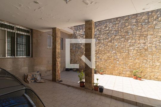 Garagem de casa à venda com 4 quartos, 270m² em Jardim Monjolo, São Paulo