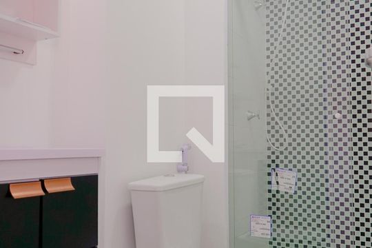 Banheiro de kitnet/studio para alugar com 1 quarto, 31m² em Sé, São Paulo
