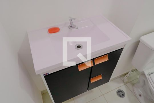 Banheiro de kitnet/studio para alugar com 1 quarto, 31m² em Sé, São Paulo