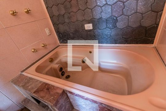 Banheiro da Suíte  de casa para alugar com 4 quartos, 240m² em Tatuapé, São Paulo