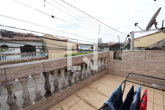 Varanda de casa à venda com 4 quartos, 160m² em Jardim Cotiana, São Paulo