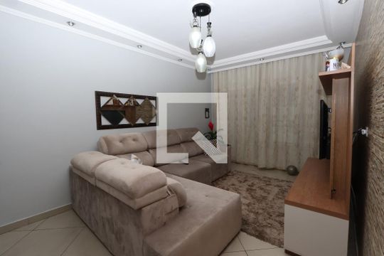 Casa à venda com 4 quartos, 160m² em Jardim Cotiana, São Paulo
