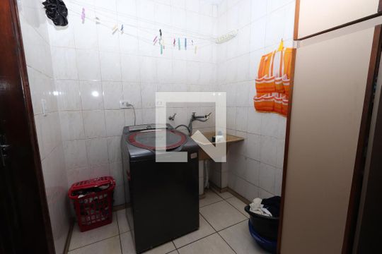 Área de Serviço de casa à venda com 4 quartos, 160m² em Jardim Cotiana, São Paulo