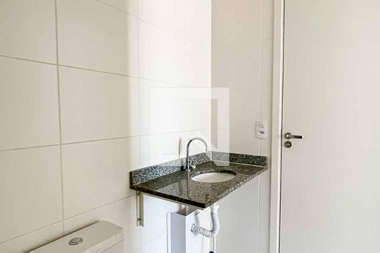 Banheiro de apartamento para alugar com 2 quartos, 35m² em Parada Inglesa, São Paulo
