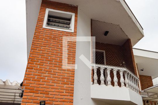 Fachada de casa à venda com 3 quartos, 130m² em Bosque da Saúde, São Paulo