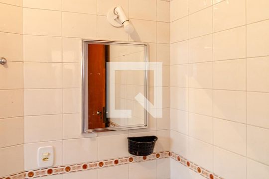 Banheiro Social de casa à venda com 3 quartos, 130m² em Bosque da Saúde, São Paulo