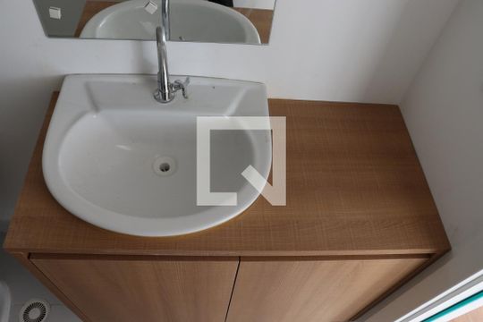 Banheiro de apartamento à venda com 2 quartos, 60m² em Paraisópolis, São Paulo