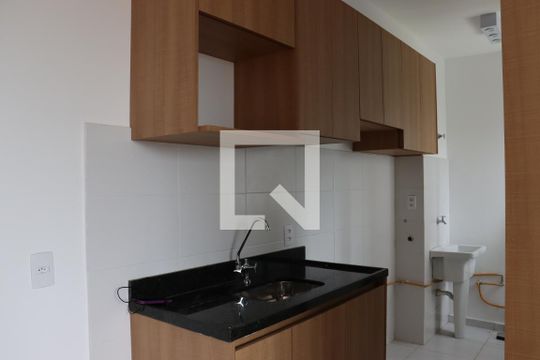 Cozinha de apartamento à venda com 2 quartos, 60m² em Paraisópolis, São Paulo