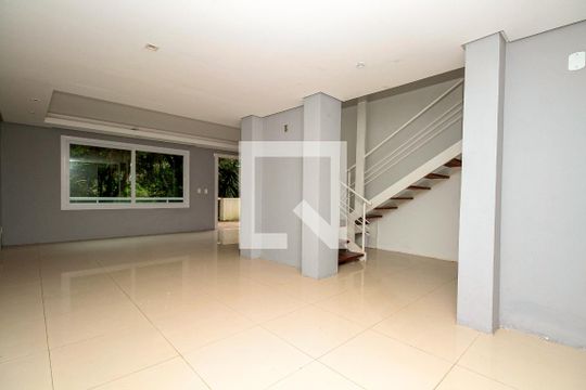 Sala de casa à venda com 3 quartos, 230m² em Ipanema, Porto Alegre