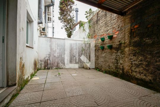 Quintal de casa à venda com 3 quartos, 230m² em Ipanema, Porto Alegre
