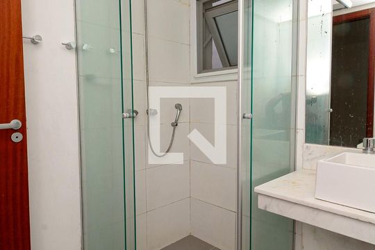Banheiro da Suíte de casa à venda com 3 quartos, 230m² em Ipanema, Porto Alegre