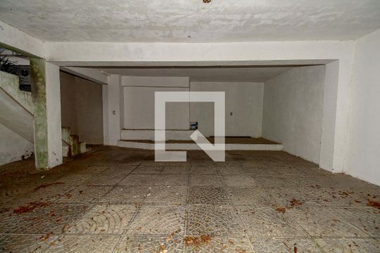 Garagem de casa à venda com 3 quartos, 230m² em Ipanema, Porto Alegre