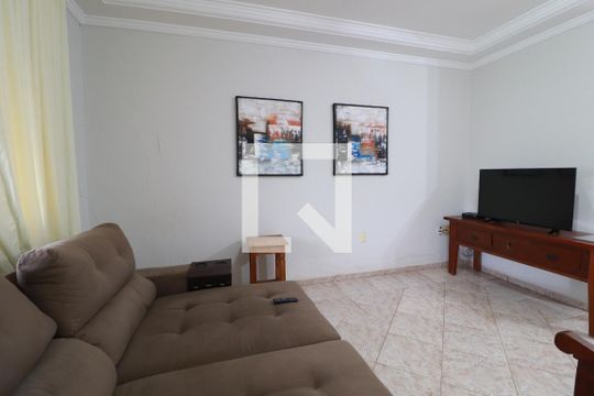 Sala de casa para alugar com 4 quartos, 200m² em Cidade Jardim, Uberlândia