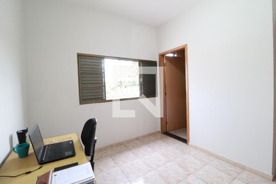 Suíte 3 de casa para alugar com 4 quartos, 200m² em Cidade Jardim, Uberlândia