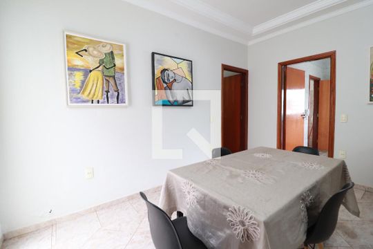 Sala de Jantar de casa para alugar com 4 quartos, 200m² em Cidade Jardim, Uberlândia