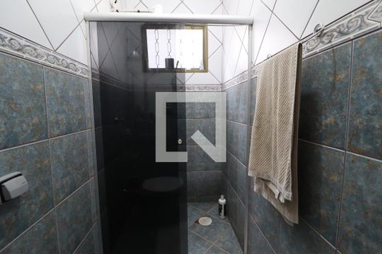 Banheiro da Suíte 2 de casa para alugar com 4 quartos, 200m² em Cidade Jardim, Uberlândia