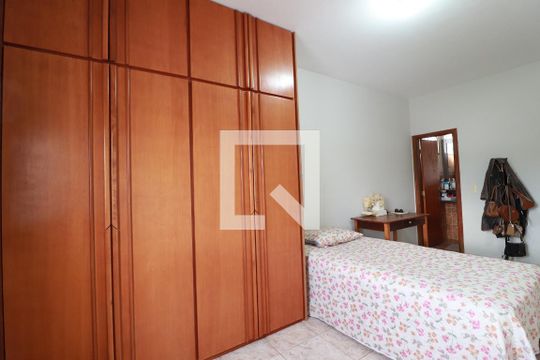 Suíte 1 de casa para alugar com 4 quartos, 200m² em Cidade Jardim, Uberlândia