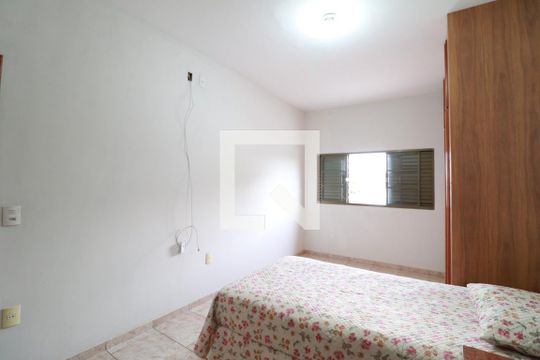 Suíte 1 de casa para alugar com 4 quartos, 200m² em Cidade Jardim, Uberlândia