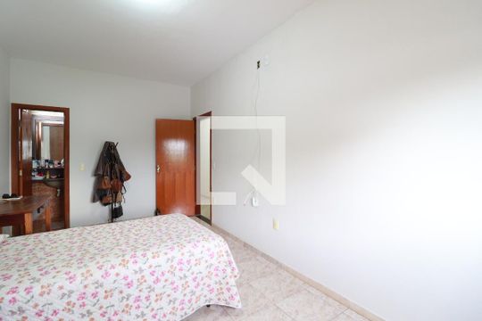 Suíte 1 de casa para alugar com 4 quartos, 200m² em Cidade Jardim, Uberlândia