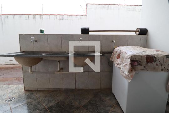 Área de Serviço de casa para alugar com 4 quartos, 200m² em Cidade Jardim, Uberlândia