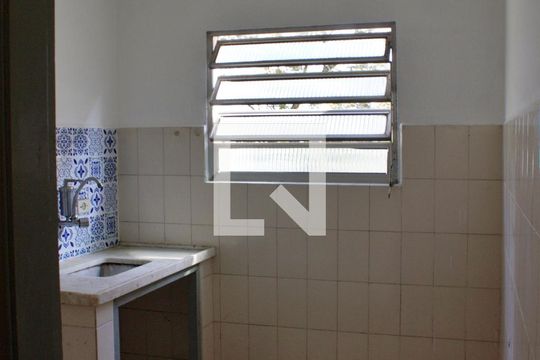 Cozinha de casa de condomínio para alugar com 1 quarto, 40m² em Jardim Monte Kemel, São Paulo
