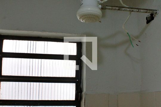 Banheiro de casa de condomínio para alugar com 1 quarto, 40m² em Jardim Monte Kemel, São Paulo