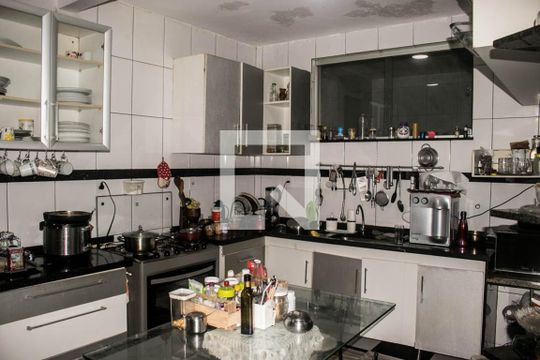 Cozinha de casa de condomínio para alugar com 4 quartos, 200m² em Stella Maris, Salvador