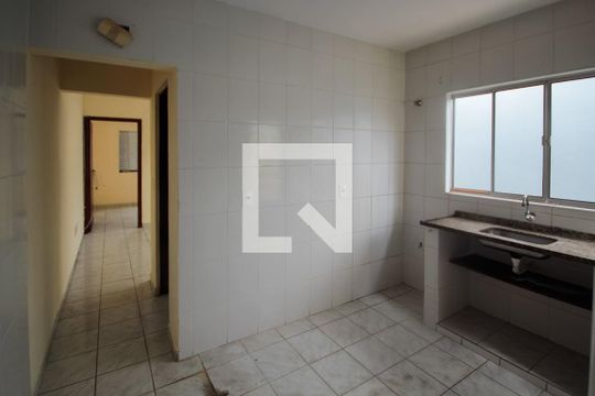 Cozinha de casa para alugar com 1 quarto, 70m² em Vila Santa Teresa, São Paulo