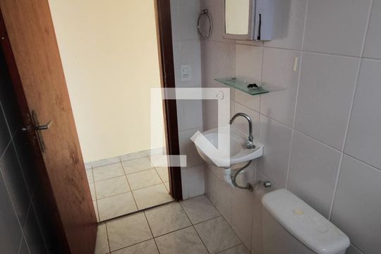 Banheiro de casa para alugar com 1 quarto, 70m² em Vila Santa Teresa, São Paulo