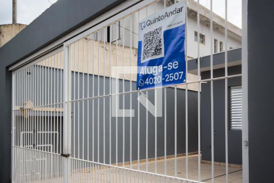 Fachada de casa para alugar com 1 quarto, 70m² em Vila Santa Teresa, São Paulo