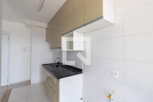 Cozinha de apartamento para alugar com 2 quartos, 64m² em Continental, Osasco