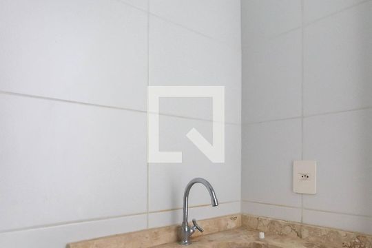 Banheiro de apartamento para alugar com 2 quartos, 64m² em Continental, Osasco