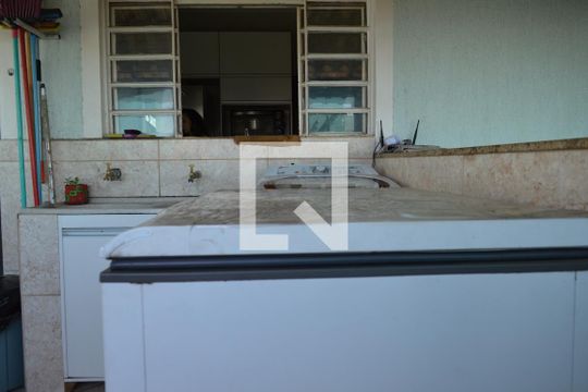Área de Serviço de casa à venda com 3 quartos, 708m² em Ressaca, Contagem
