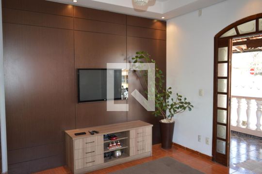 Sala de casa à venda com 3 quartos, 708m² em Ressaca, Contagem
