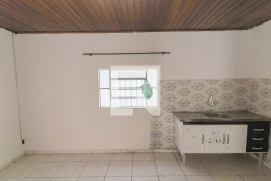 Cozinha de casa para alugar com 3 quartos, 70m² em Jardim Arpoador, São Paulo