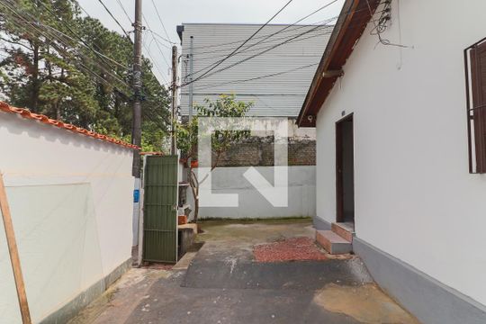 Garagem de casa para alugar com 3 quartos, 70m² em Jardim Arpoador, São Paulo