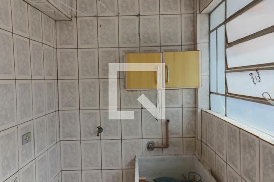 Lavanderia de casa para alugar com 3 quartos, 70m² em Jardim Arpoador, São Paulo