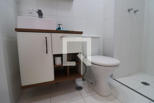 Banheiro de apartamento para alugar com 2 quartos, 43m² em Itaberaba, São Paulo