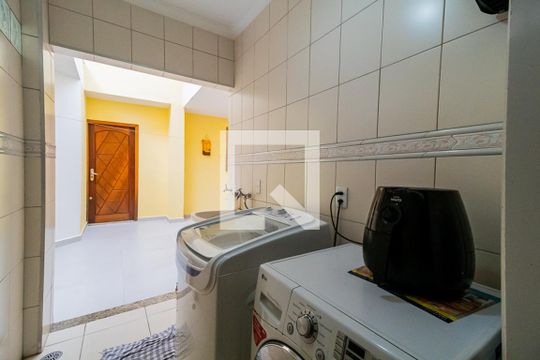 Área de Serviço de casa à venda com 3 quartos, 338m² em Vila Metalurgica, Santo André
