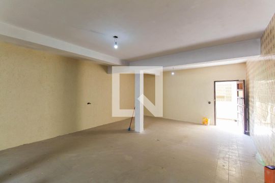 Garagem de casa à venda com 3 quartos, 200m² em Vila Oratorio, São Paulo