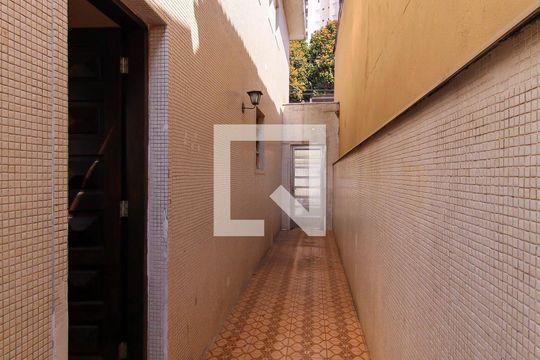 Quintal de casa à venda com 3 quartos, 200m² em Vila Oratorio, São Paulo