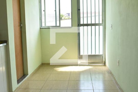 Sala de casa para alugar com 1 quarto, 30m² em Campo Grande, Rio de Janeiro