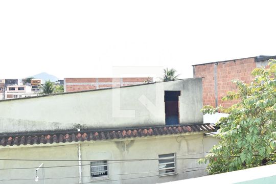 Vista de casa para alugar com 1 quarto, 30m² em Campo Grande, Rio de Janeiro