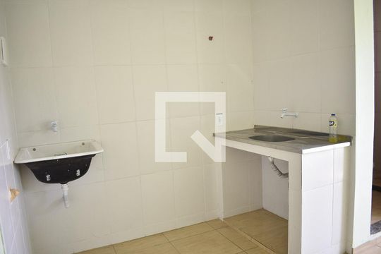 Cozinha e Área de Serviço de casa para alugar com 1 quarto, 30m² em Campo Grande, Rio de Janeiro